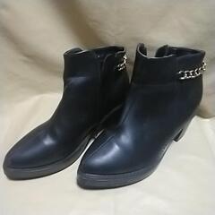 女性用ハーフブーツサイズL決まりました