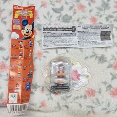 ☆ディズニーキャラクター　フィギュアコレクション　２種　アラジン・ローリー　未使用品の画像