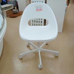 IKEA☆ホワイトチェア☆美品、キャスター付【浜村鹿野温泉ICから3分 買取本舗 宮本リサイクル 営業時間9～19時 定休日水曜のみ←連絡できませんm(_ _)m】の画像