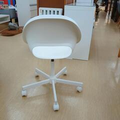 IKEA☆ホワイトチェア☆美品、キャスター付【浜村鹿野温泉ICから3分 買取本舗 宮本リサイクル 営業時間9～19時 定休日水曜のみ←連絡できませんm(_ _)m】の画像