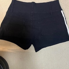 黒いショートパンツ サイドストライプ サイズL レディースの画像