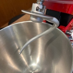  AUCMAスタンドミキサー 4.5L 3種類アタッチメント付き赤の画像