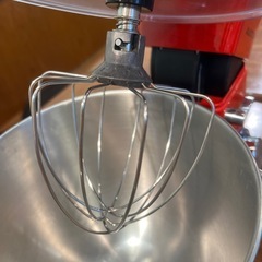  AUCMAスタンドミキサー 4.5L 3種類アタッチメント付き赤の画像