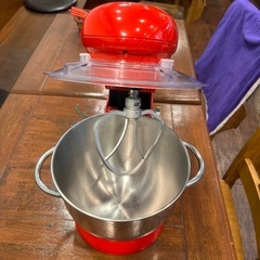  AUCMAスタンドミキサー 4.5L 3種類アタッチメント付き赤の画像