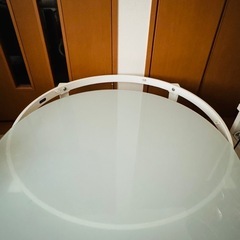 ガラス製ローテーブルの画像