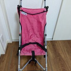 バギー、1歳くらいから。濃い目ピンク色。ベビー用品③の画像