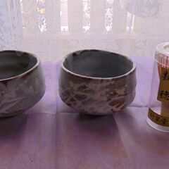 抹茶茶碗2個と茶筅