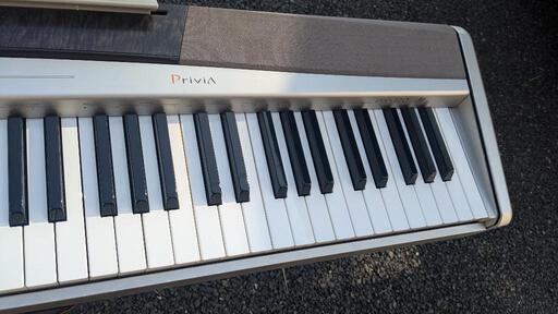 岡山〜姫路〜大阪〜岡山〜兵庫まで配達無料！③\n送料込み CASIO 電子ピアノ PX-120  08年製 美品 \n★ジモティーが一番安い！\n★ジモティーは設置までお手伝い\n【簡単設置】\n★ジモティーは即配達、納品可能！