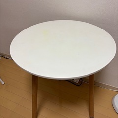 丸型テーブルの画像