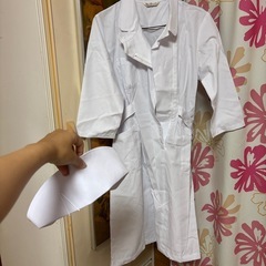 ナース服とキャップ
