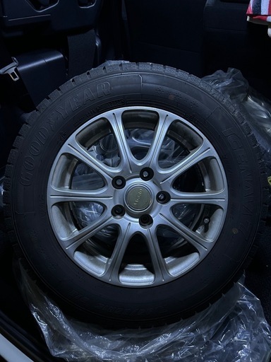 アルミホイル付きスタッドレスタイヤ