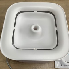 中古　猫　自動水やりの画像