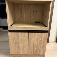 引取先決まりました【無料/お譲りします】レンジ台 収納あり 