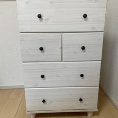 リビングチェストの画像