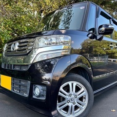 安心の1年保証付き‼️24年式！月々1.2万円〜分割払い可❗️ 車検2年付き！【名義変更代込み】大人気☆ホンダ N-BOXカスタム☆ステアリングスイッチ付き☆HDDナビ付き☆走行中DVD見れます☆電動スライドドア☆ドラレコ付き☆スマートキー☆フルオートエアコン☆そのまま乗って帰れます❗️の画像