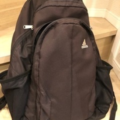 adidas リュックサックの画像