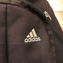 adidas リュックサックの画像