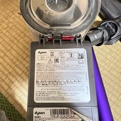 【セット】ダイソン　掃除機　ジャンク　通電確認OK　ヘッド稼働OKの画像