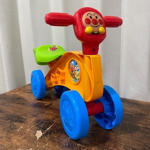 アンパンマン　ゴーゴーバギー　三輪車