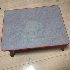 【受け渡し者確定】ハローキティの折りたたみテーブルの画像