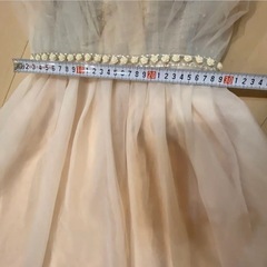 チュールロングドレスの画像