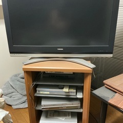 多段式木製可動式TVラックと、可能なら東芝レグサも引き取っていた...