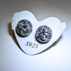 モアサナイト　ピアスの画像