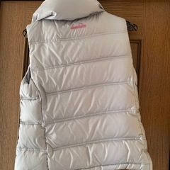 美品❣️ディアドラ防寒ベストシルバーの画像