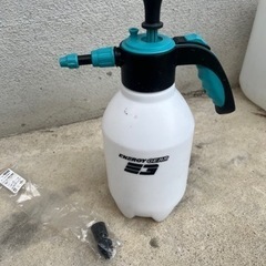 決まりました】持ってけ泥棒　スプレイヤー　噴霧器　2L