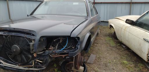 Mベンツ126-560SELヨーロツパー仕様丸ごと一台リサイクル部品取り車