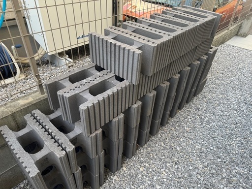 新品　型枠ブロック
