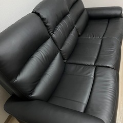 3人掛けテーブル付き電動リクライニングソファ