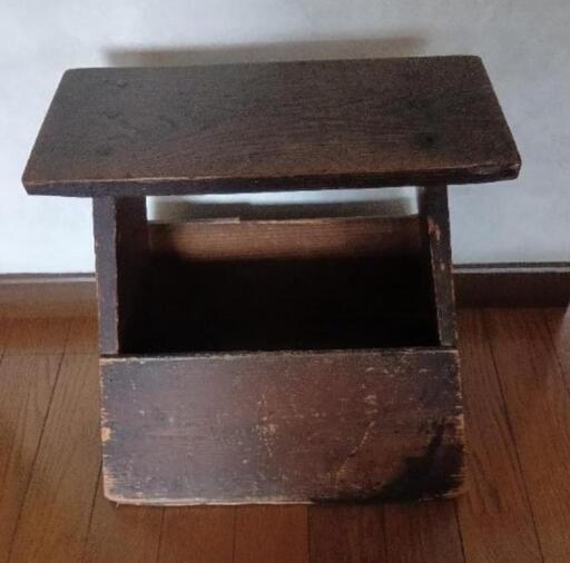 レトロの椅子、踏台