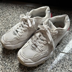PUMA 厚底スニーカー S