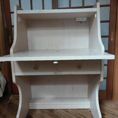 白い折りたたみ式ライティングデスクの画像