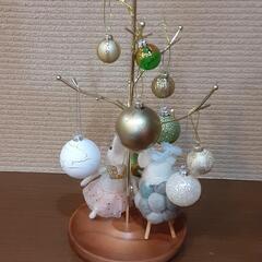 ニトリ　ツリーとクリスマスオーナメントの画像