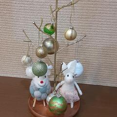 ニトリ　ツリーとクリスマスオーナメント