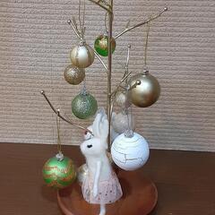 ニトリ　ツリーとクリスマスオーナメントの画像