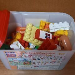 【値下げ】アンパンマン　おおきなおおきなブロックバケツの画像
