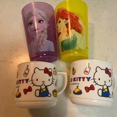 お譲り済み【中古・無料】キティ エルサ アリエルコップ