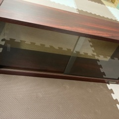 VHSや書籍棚