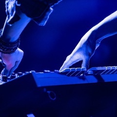 路上LIVEメインのインストバンドです！Gt. Dr.募集！