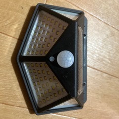 ソーラーパネル付きLEDライト　６個　