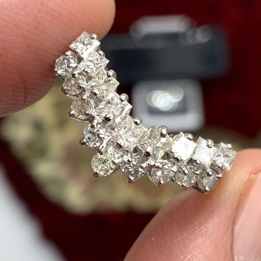 pt900 V型　ダイヤ　リング　4.4g 1ct