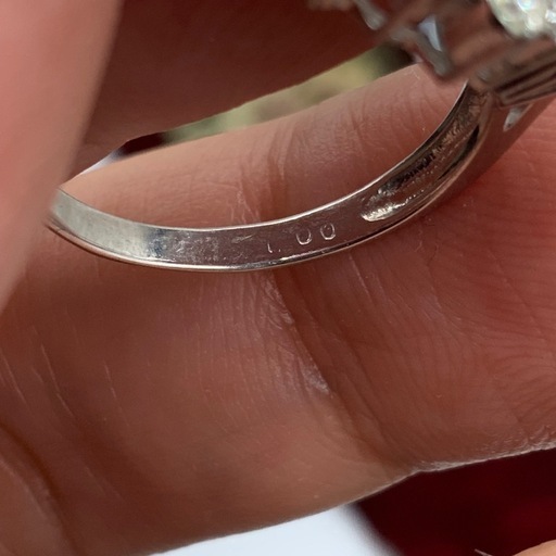 pt900 V型　ダイヤ　リング　4.4g 1ct