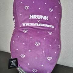 KRUNK×TREASURE
ダイカットクッション約42cm



vol.4パク・ジョンウの画像