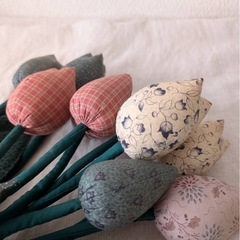 チューリップ　オブジェ　飾りの画像