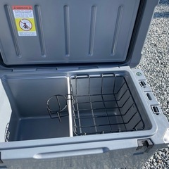 ディーライト クーラーボックス45Q   脚付き　の画像