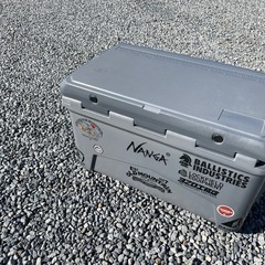 ディーライト クーラーボックス45Q   脚付き　の画像