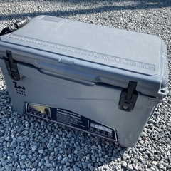 ディーライト クーラーボックス45Q   脚付き　の画像